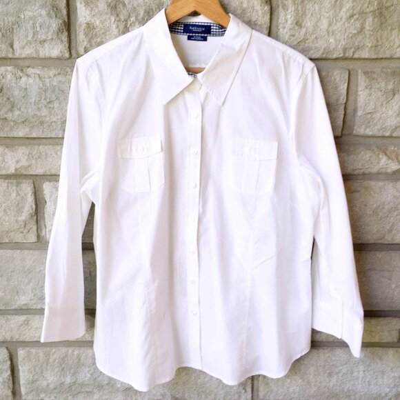 Van Heusen Crisp White Button Down - NWT - Small Flaw - Picture 2 of 7